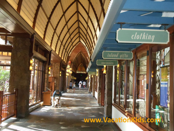 You won't need to go far to buy souvenirs for loved ones at home, Disney Aulani offers great shopping venues just off the lobby area