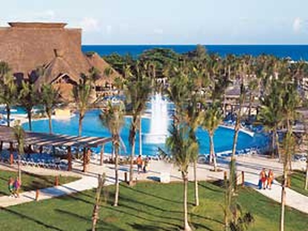 Barcelo Maya Caribe & Beach pools