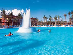 Barcelo Maya Caribe pool & fountains