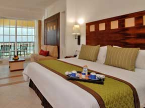 Hotel Marina El Cid offers families 350 large suites