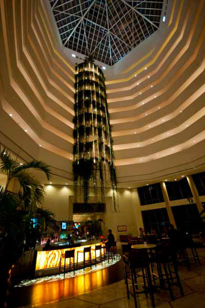 Iberostar Cancun offers a stunning lobby bar offering a great gathering spot
