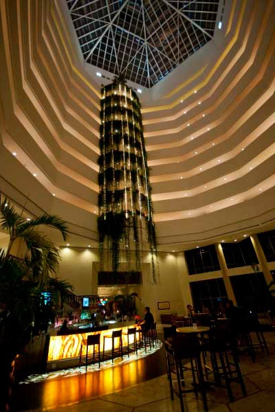 Iberostar Cancun offers a stunning lobby bar offering a great gathering spot