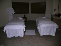 couple's massage at Dreams Puerto Aventuras Resort