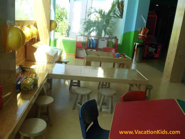 Builder Bob has his own special area of the kids club where he teaches kids construction crafts at the Hard Rock Cancun Hotel