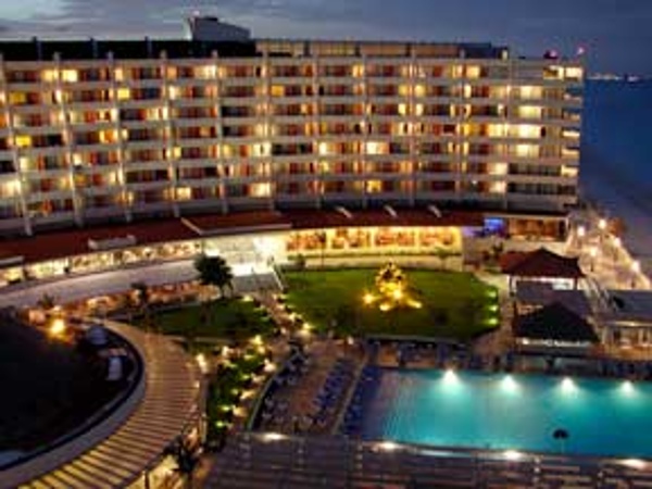 Crown Paradise Hotel Cancun evening view of resort grounds