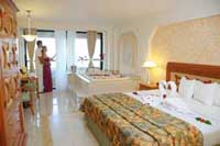 Adult only Club rooms with Jacuzzi at the Crown Paradise Hotlel Cancun