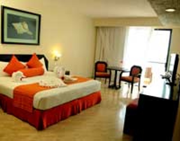 Standard King Room at the Crown Paradise Hotel Cancun complete with Ocean View