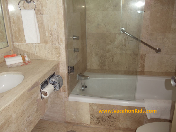 View of guest bathrooms at the Krystal Hotel Cancun