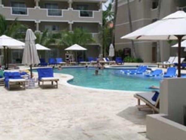 Private pool for preferred club guests at Dreams Palm Beach Punta Cana