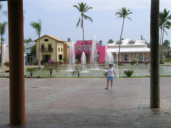 Vacationkids Sally Black takes you on a tour of Ocean Blue and Sand Resort in Punta Cana
