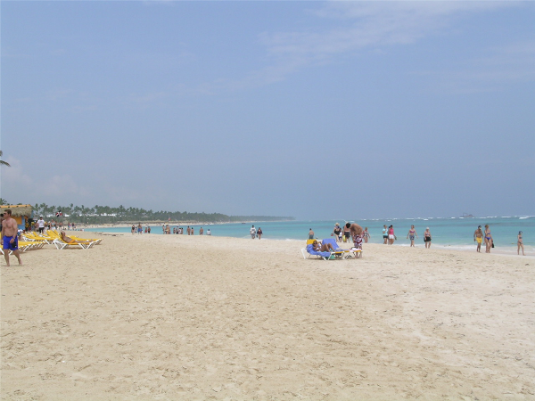 GORGEOUS beach for families to enjoy at Ocean Blue and Sand resort in Punta Cana