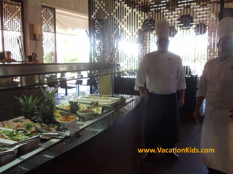 Chefs welcome guests to an assortment of culinary delights at Paradisus La Esmeralda Resort