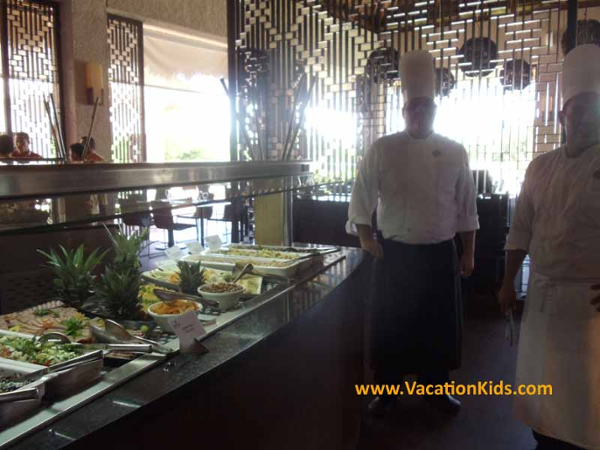 Chefs welcome guests to an assortment of culinary delights at Paradisus La Esmeralda Resort