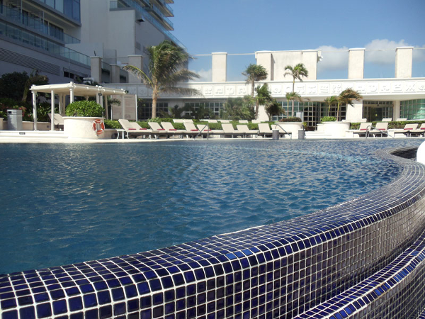 Sandos Cancun offers three endless pools