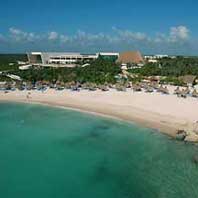 The Grand Sirenis sits on one of the best beaches in Akumal Mexico in the Riviera Maya
