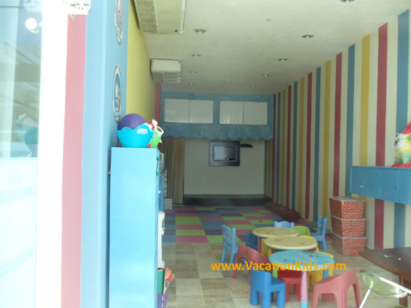 Kids club at the Krystal Hotel Cancun for children ages 4-12