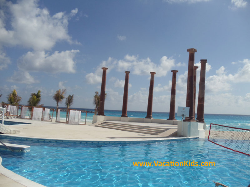 Main pool deck at the Krystal Hotel Cancun
