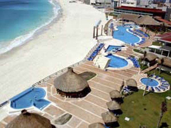 View of the main pool area at the Krystal Hotel Cancun