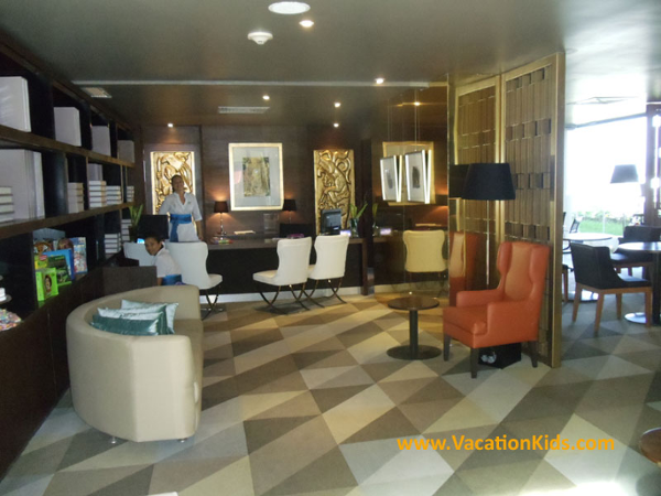 Family concierge lounge and check in at the Paradisus Cancun all inclusive resort