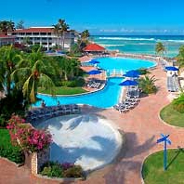 Splash pad fun for kids at the Holiday Inn Sunspree Montego Bay resort
