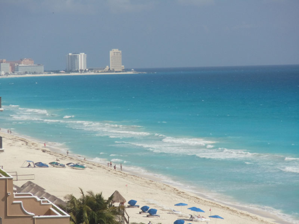families can enjoy the perfect location at for a wonderful Cancun vacation at Sandos Cancun